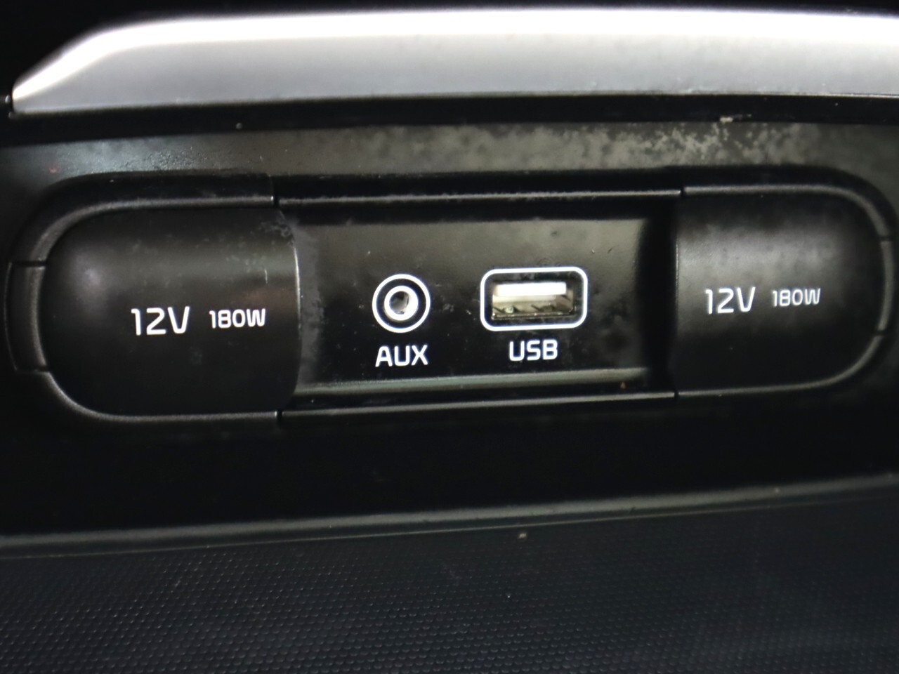 Vehicle image 25 of 47