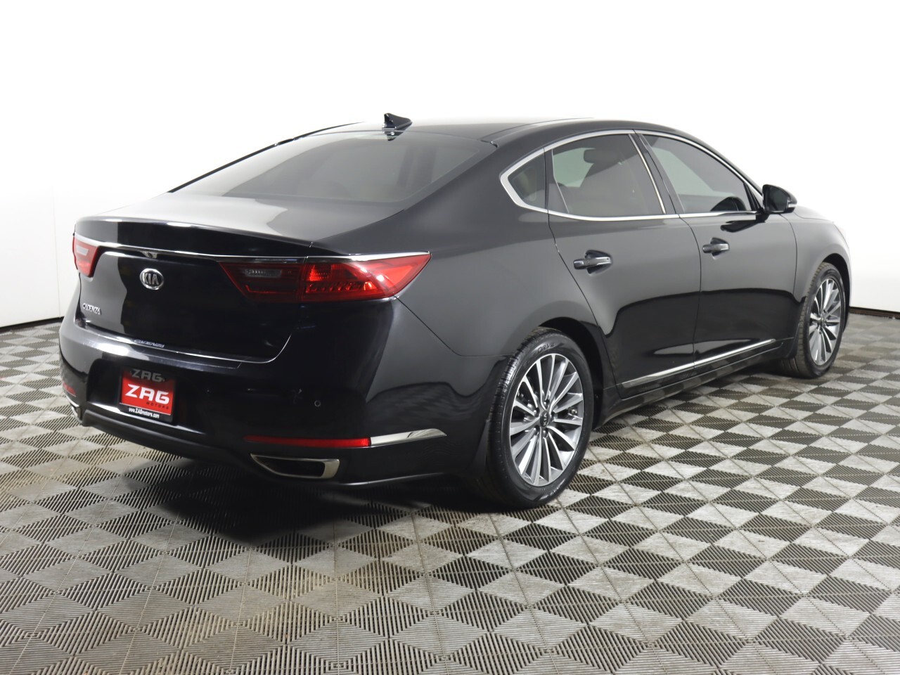Vehicle image 4 of 47