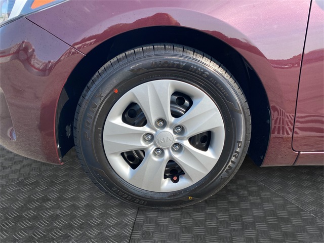 Vehicle image 14 of 32