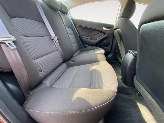Vehicle image 16 of 32