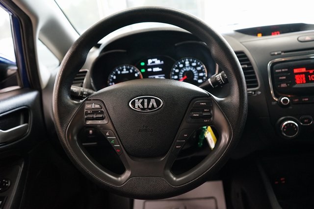 Vehicle image 23 of 44