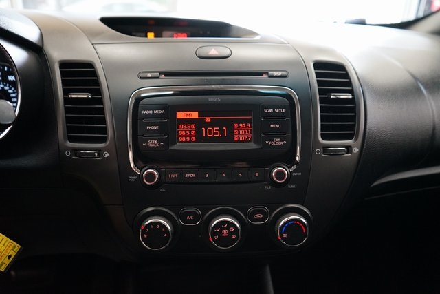 Vehicle image 13 of 44