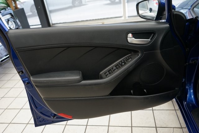 Vehicle image 17 of 44