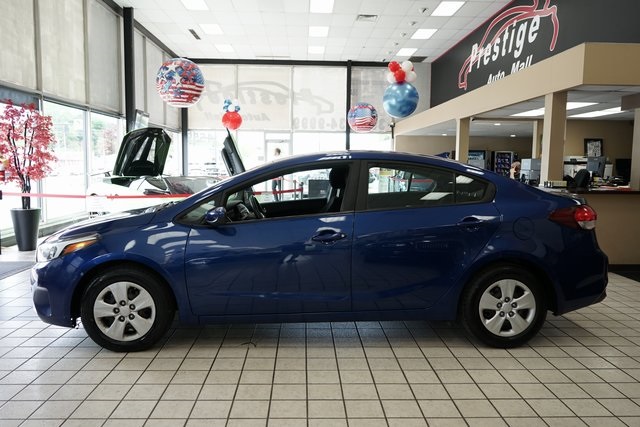 Vehicle image 10 of 44