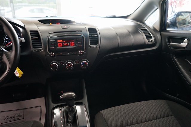 Vehicle image 15 of 44