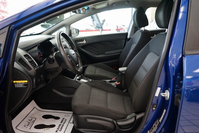Vehicle image 21 of 44