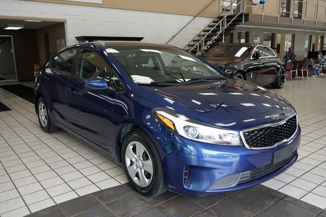 Vehicle image 4 of 44