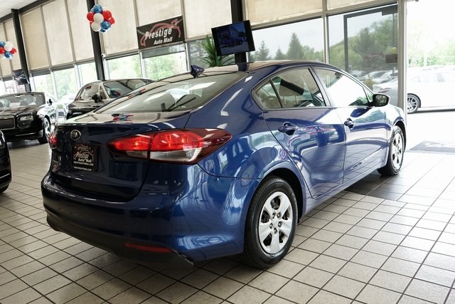 Vehicle image 6 of 44