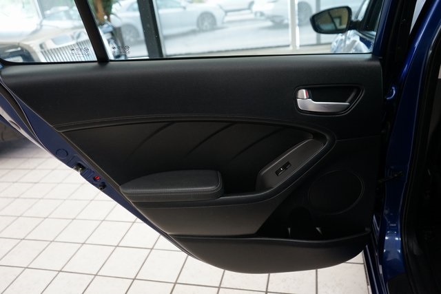 Vehicle image 35 of 44