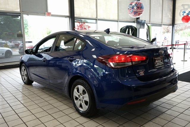 Vehicle image 9 of 44