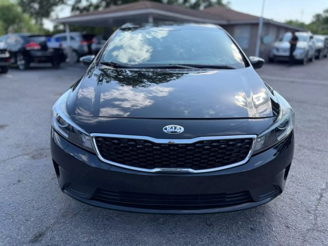 Vehicle image 9 of 18