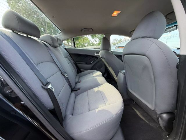 Vehicle image 11 of 18