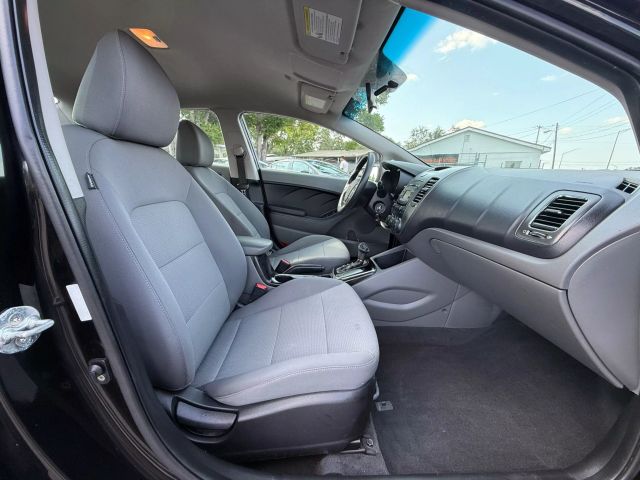 Vehicle image 10 of 18