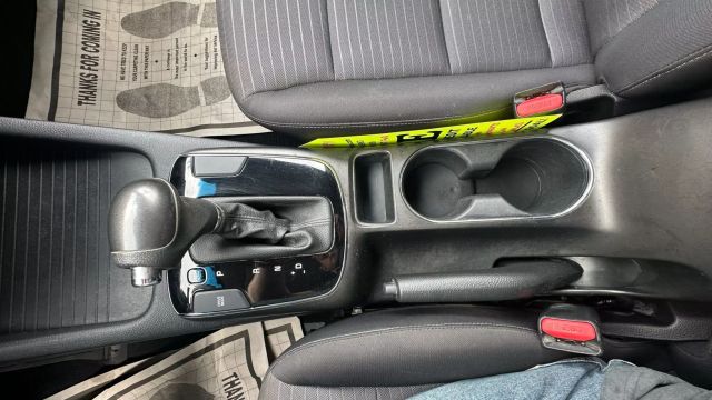 Vehicle image 29 of 37