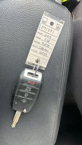 Vehicle image 32 of 37