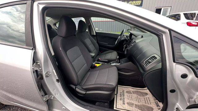 Vehicle image 17 of 37