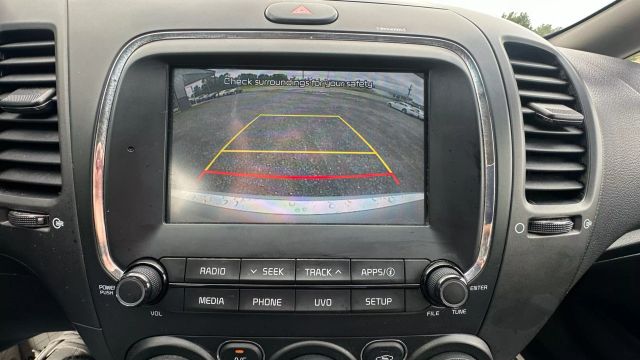 Vehicle image 27 of 37