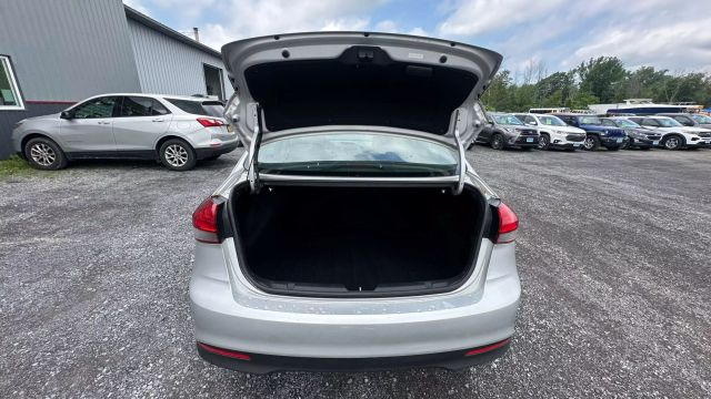 Vehicle image 13 of 37