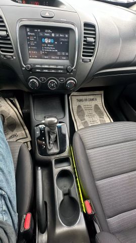 Vehicle image 33 of 37