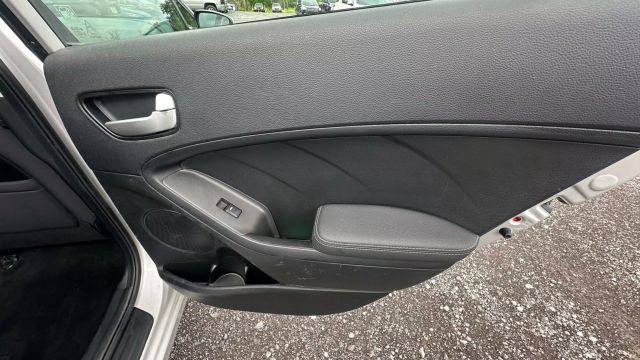 Vehicle image 36 of 37