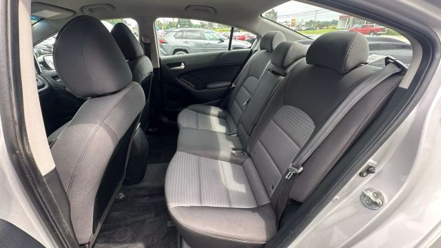 Vehicle image 14 of 37