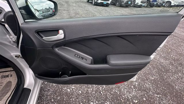 Vehicle image 31 of 37