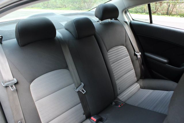 Vehicle image 33 of 46