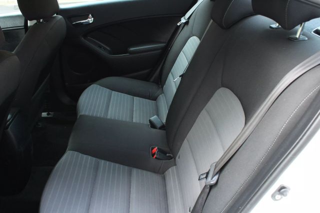 Vehicle image 21 of 46