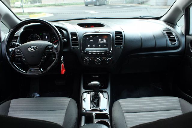 Vehicle image 25 of 46