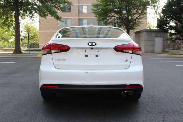 Vehicle image 5 of 46
