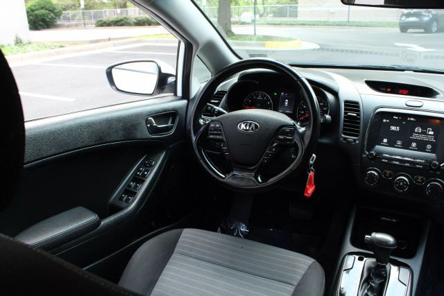 Vehicle image 26 of 46