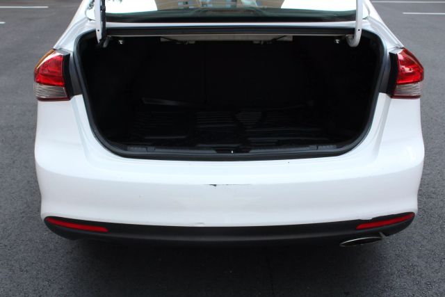Vehicle image 11 of 46