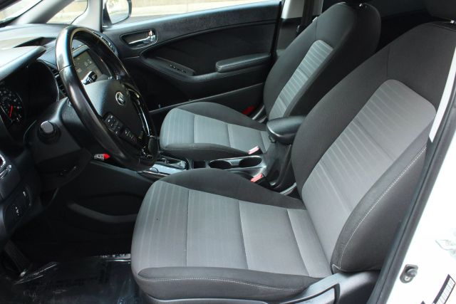 Vehicle image 16 of 46