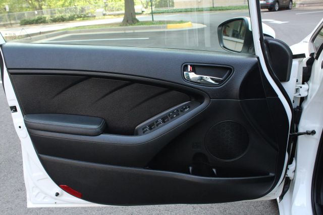 Vehicle image 14 of 46