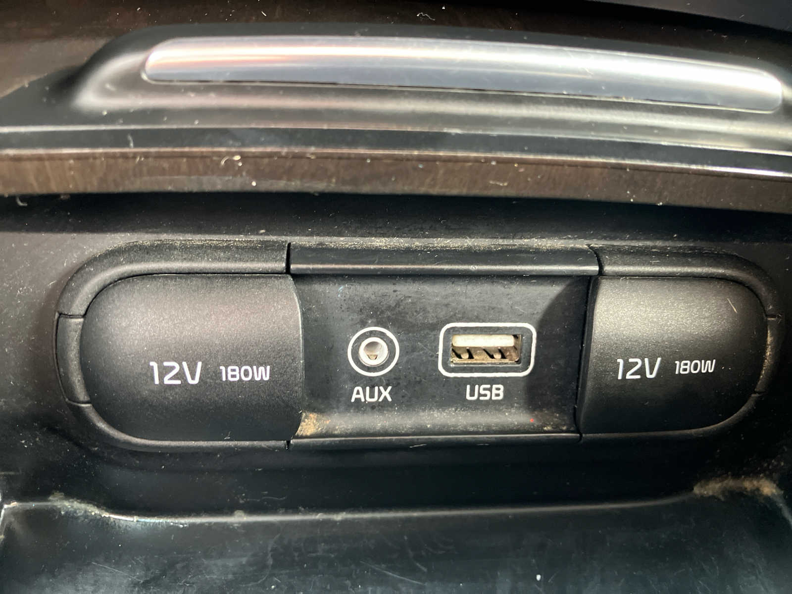 Vehicle image 26 of 34