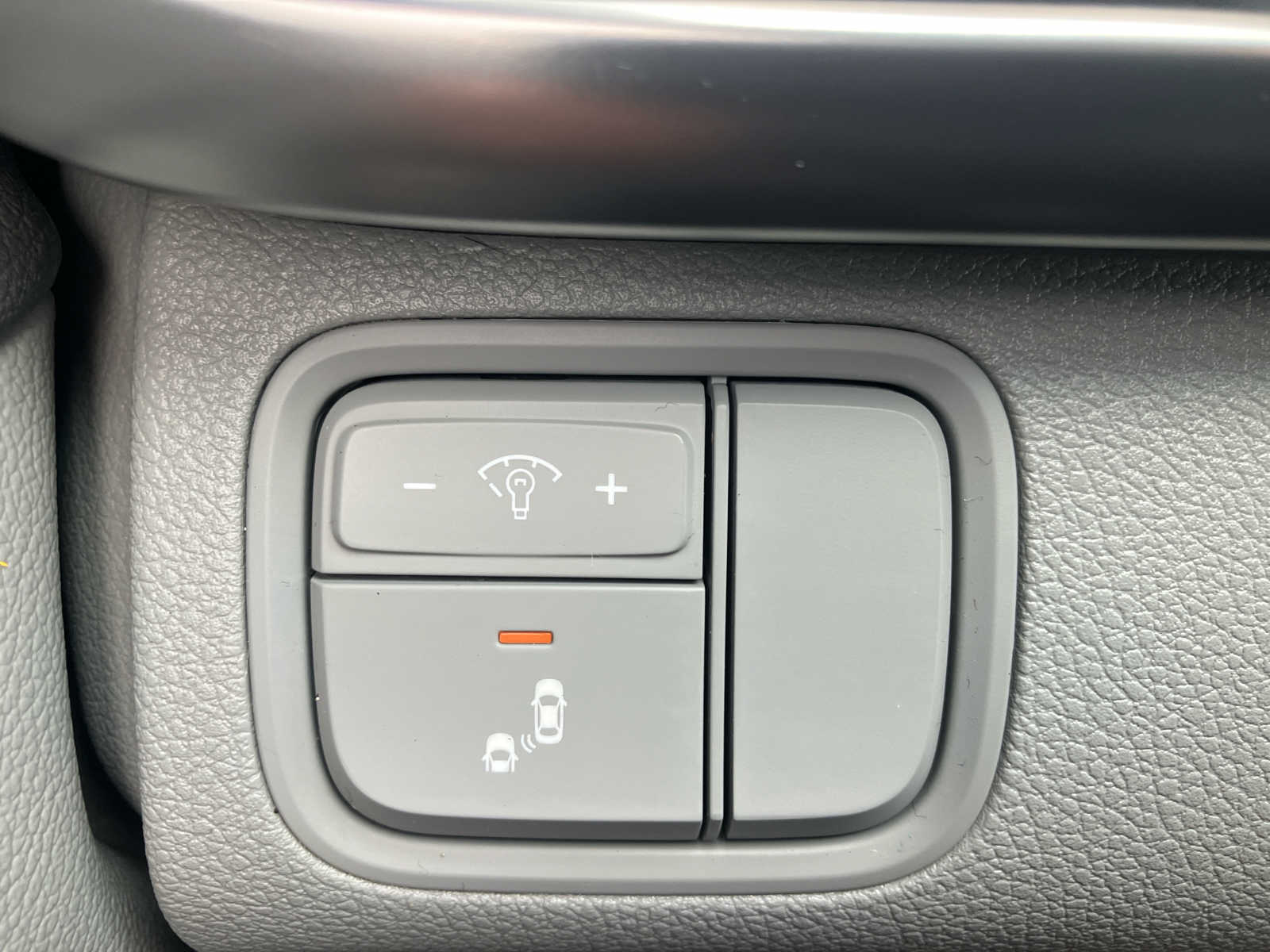 Vehicle image 14 of 34