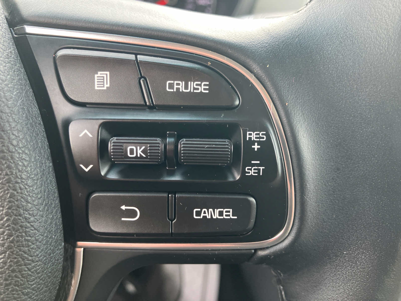 Vehicle image 19 of 34