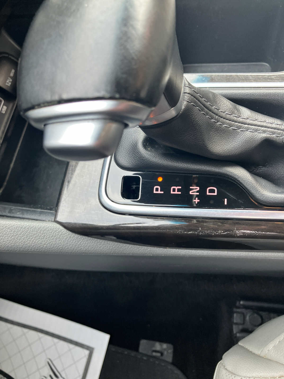 Vehicle image 27 of 34