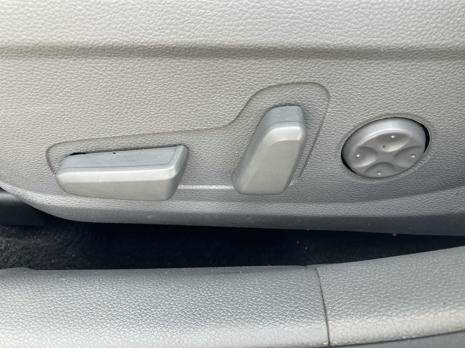 Vehicle image 11 of 34