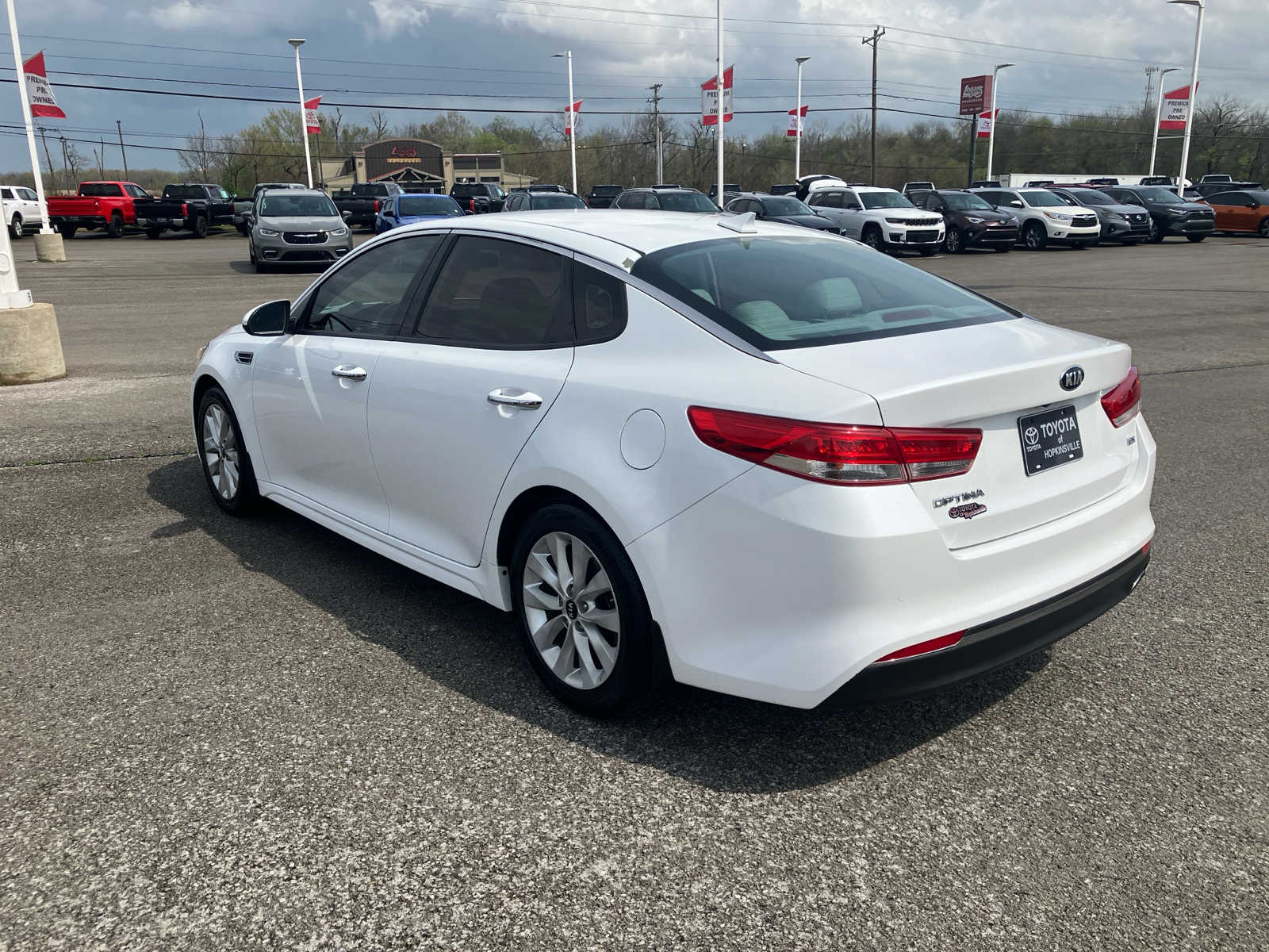 Vehicle image 8 of 34