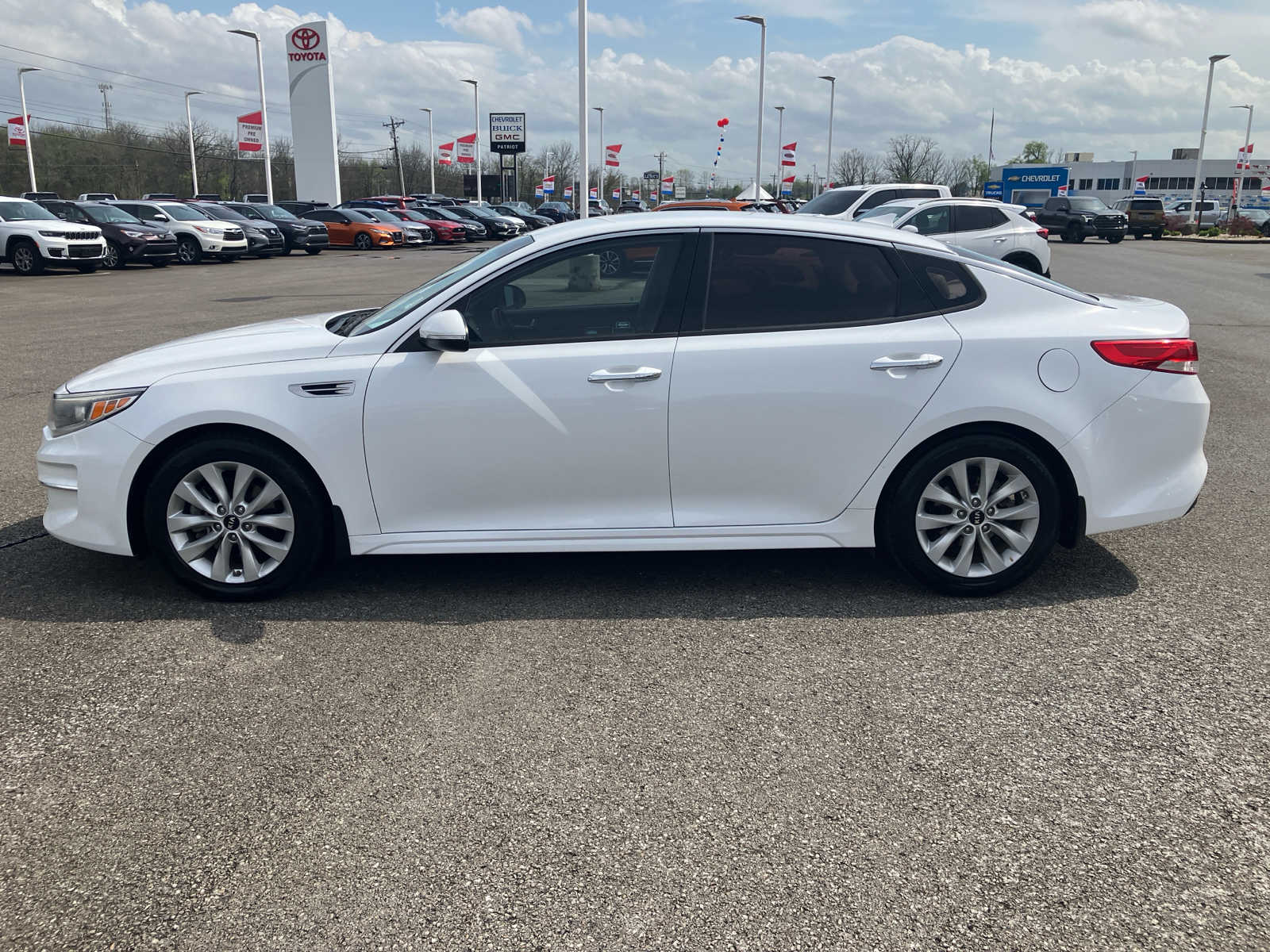 Vehicle image 2 of 34