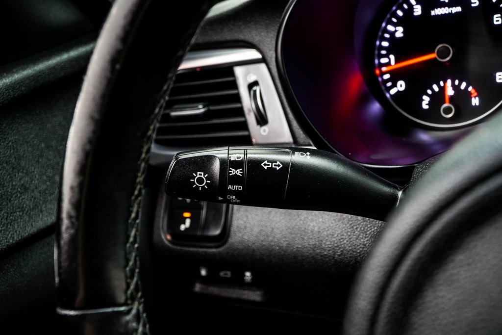 Vehicle image 43 of 48