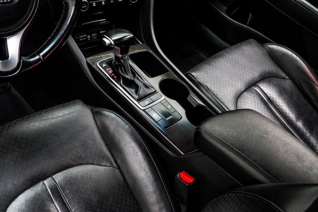 Vehicle image 23 of 48