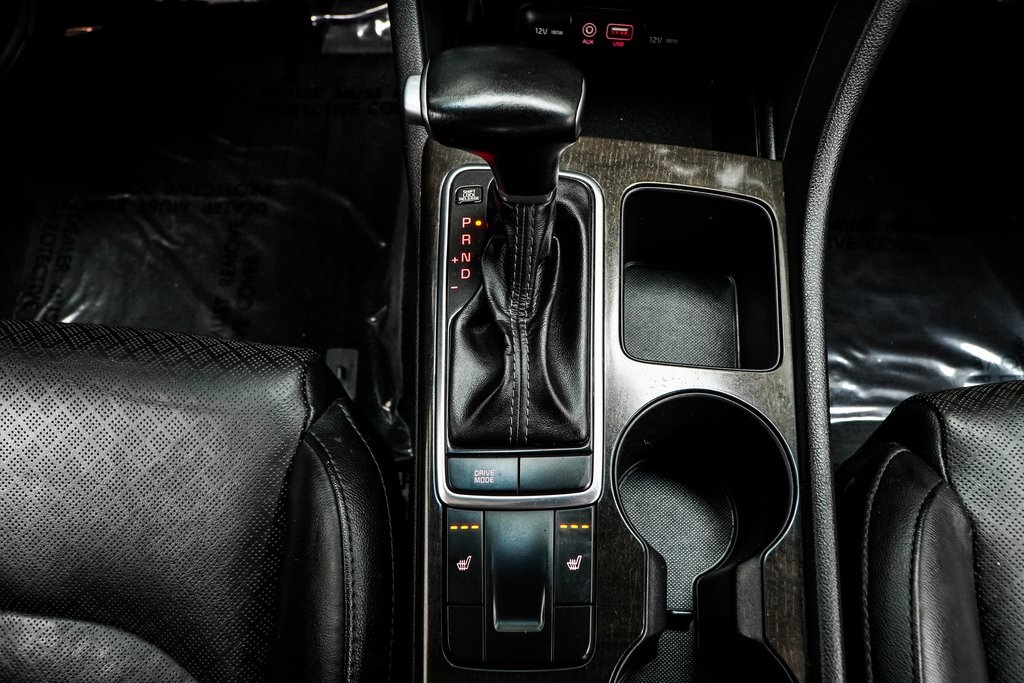 Vehicle image 22 of 48