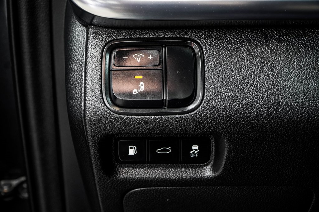 Vehicle image 29 of 48