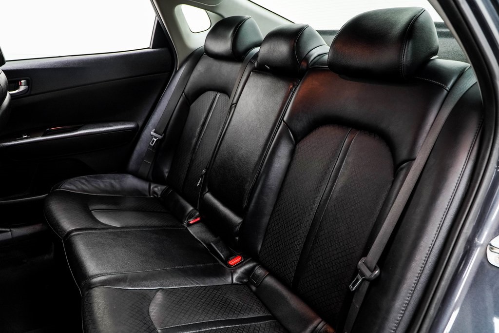 Vehicle image 11 of 48