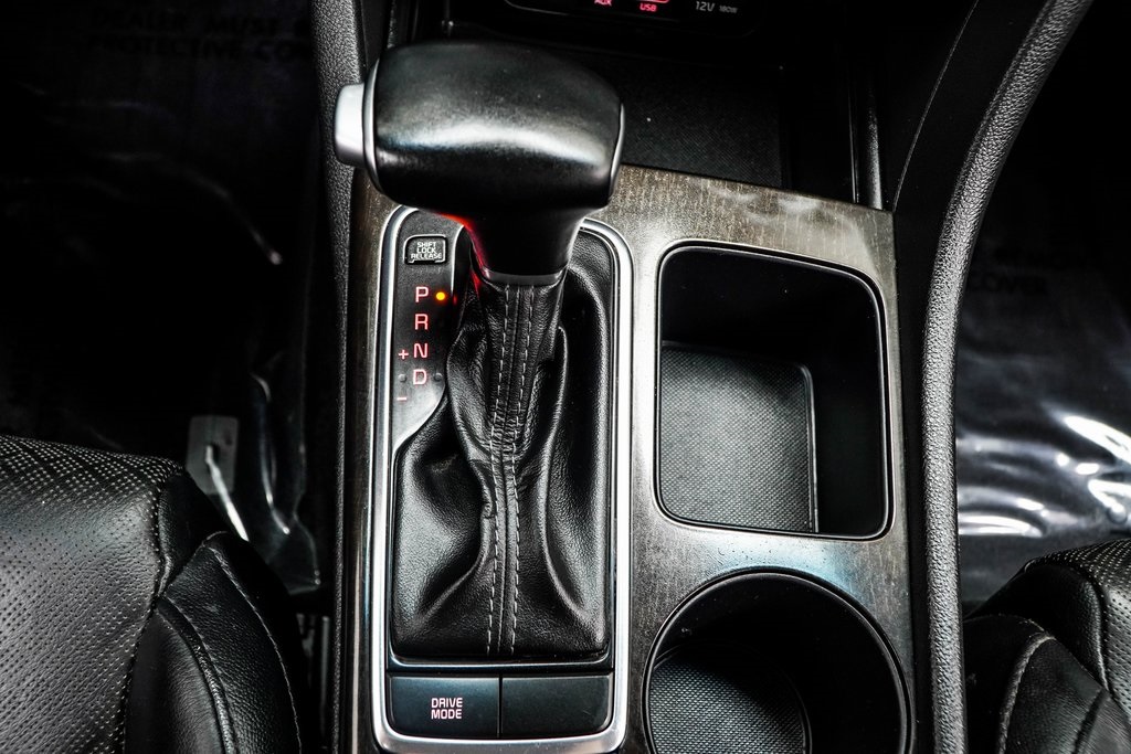 Vehicle image 24 of 48