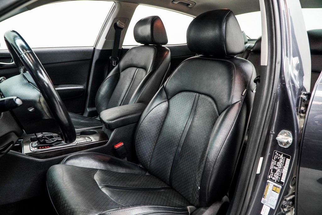Vehicle image 12 of 48