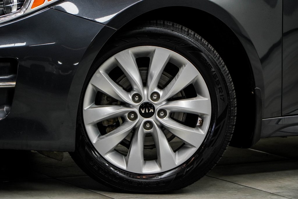 Vehicle image 10 of 48