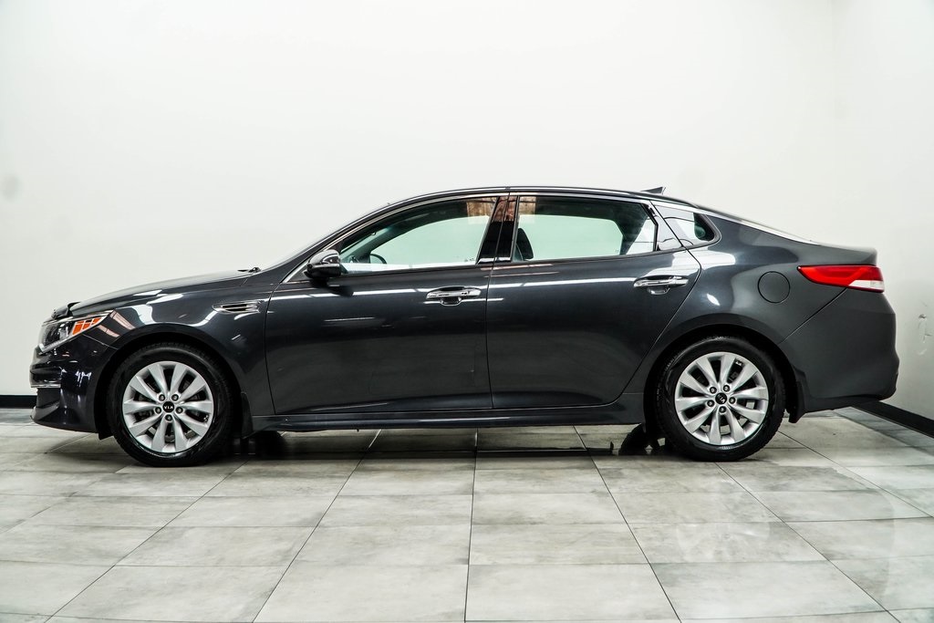Vehicle image 9 of 48